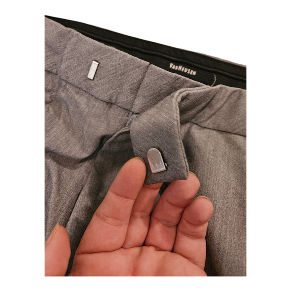Van Heusen Men's Size 34X32 Gray Pants - Picture 3 of 10